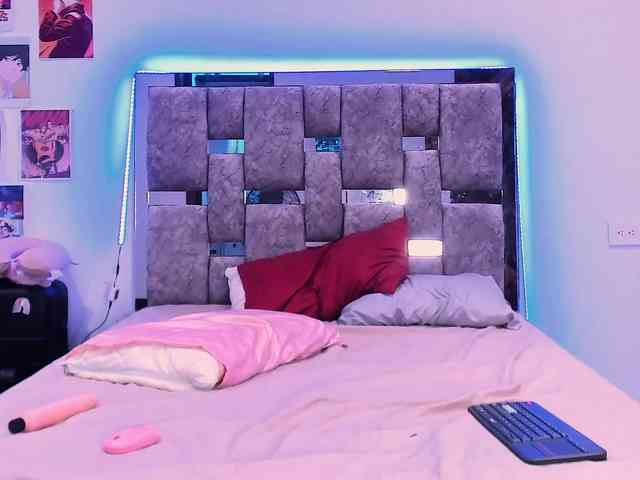 Luna-velvet01 webcam
