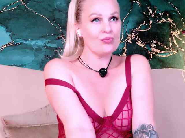 MiaDreamy webcam