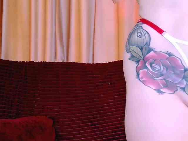 MiaDreamy webcam