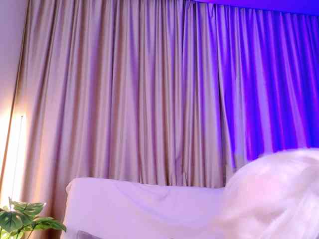 MiaDreamy webcam