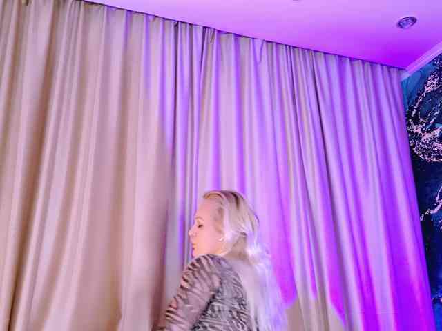 MiaDreamy webcam