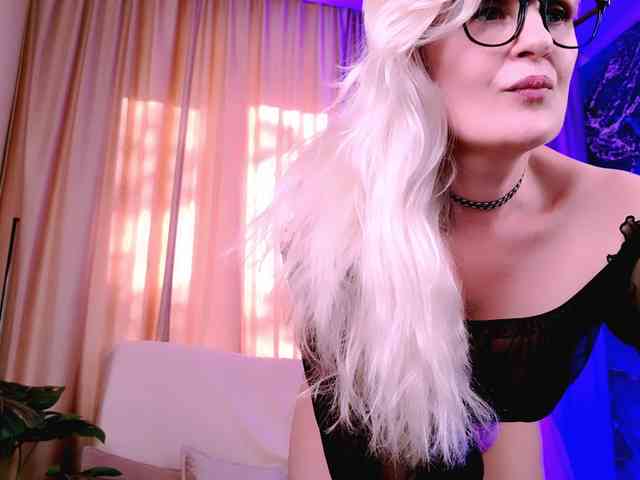MiaDreamy webcam