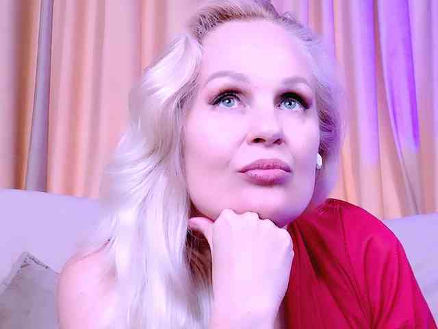 MiaDreamy webcam