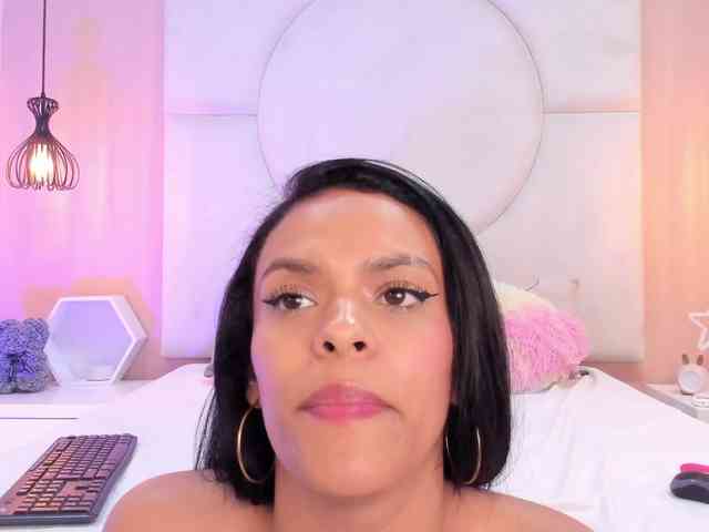 Sara-Collins webcam
