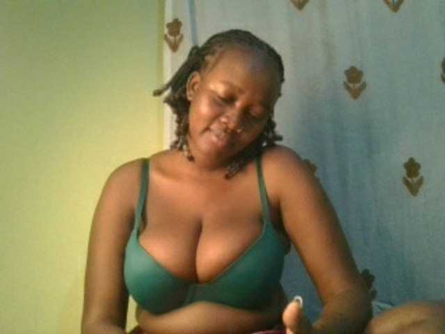 Sexxylucy live webcam show