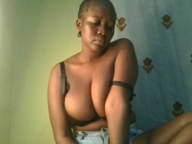 Sexxylucy live webcam show
