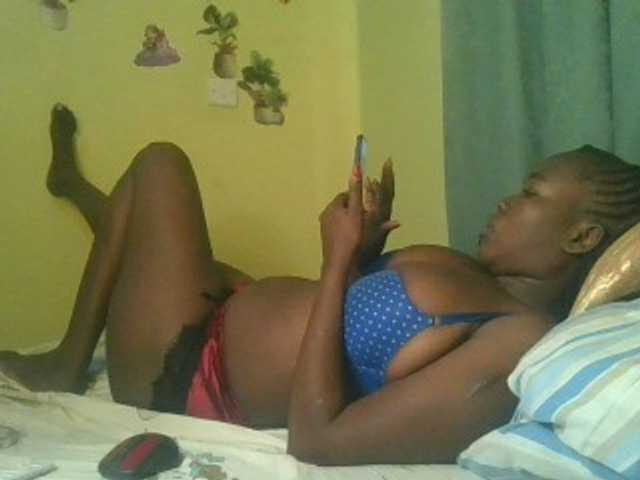 Sexxylucy live cam on BongaCams