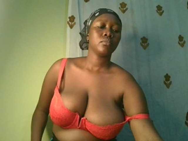 Sexxylucy live webcam show