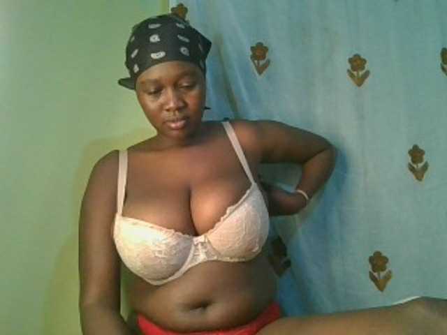 Sexxylucy live webcam show