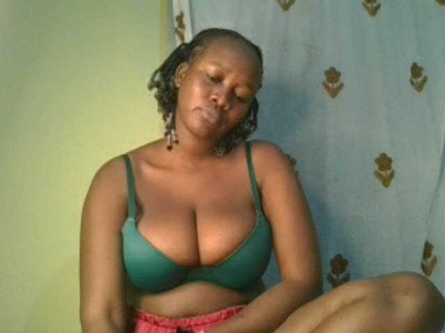 Sexxylucy live webcam show
