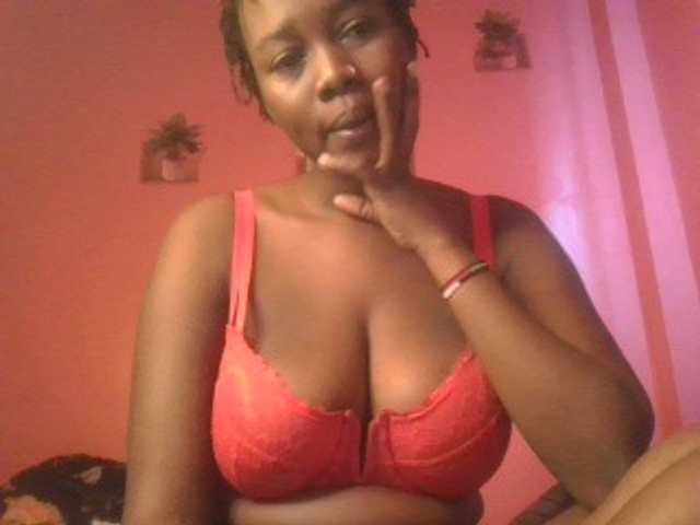 Sexxylucy live cam on BongaCams
