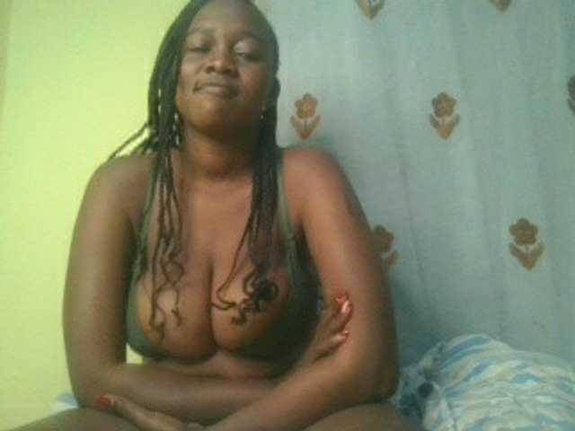 Sexxylucy live cam on BongaCams