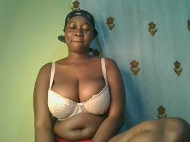 Sexxylucy live webcam show