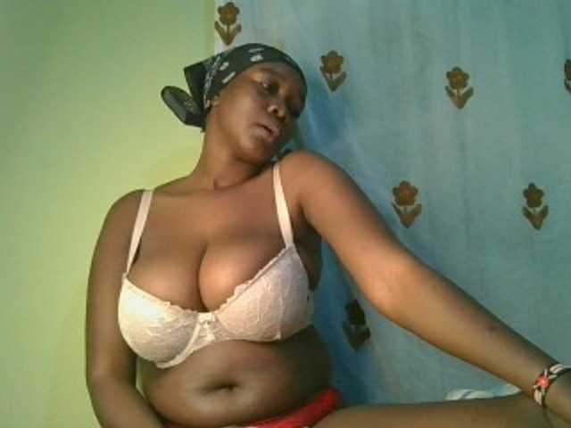 Sexxylucy live webcam show