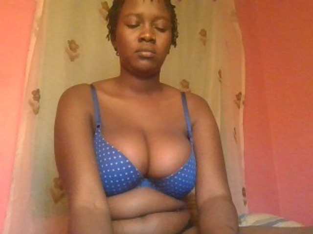 Sexxylucy live cam on BongaCams