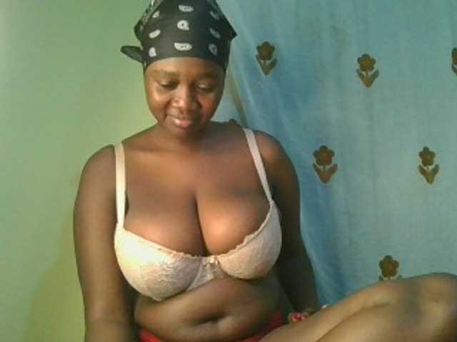 Sexxylucy live webcam show