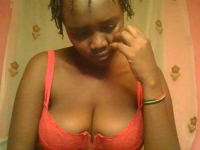 Sexxylucy live cam on BongaCams