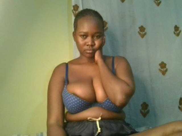 Sexxylucy live cam on BongaCams