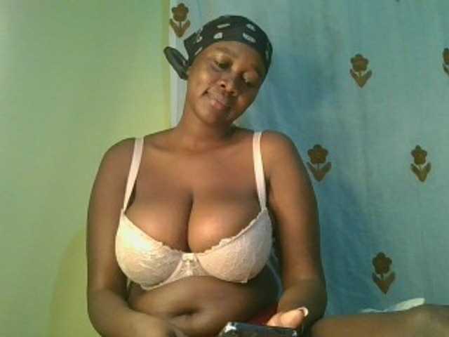 Sexxylucy live webcam show