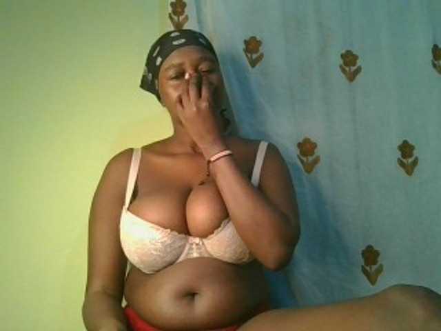 Sexxylucy live webcam show