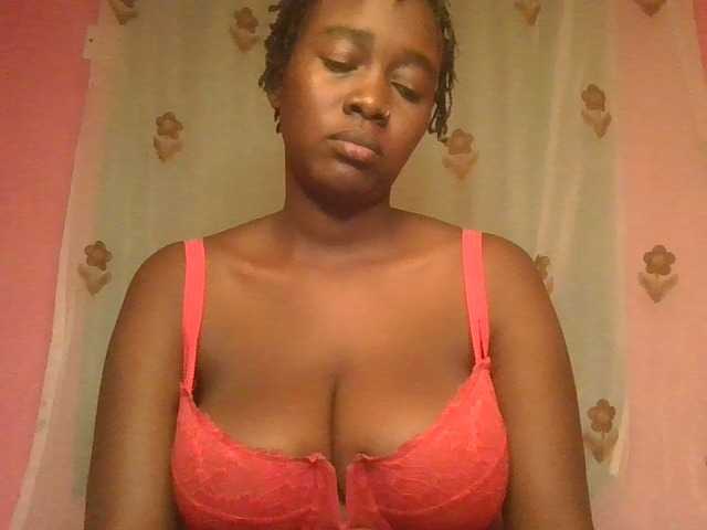 Sexxylucy live cam on BongaCams
