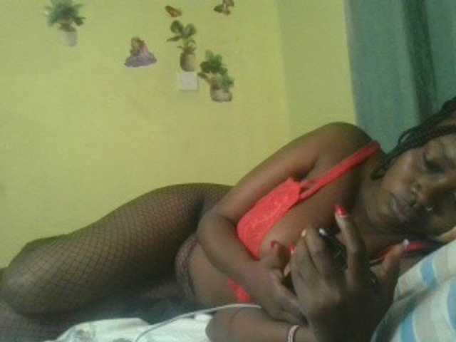 Sexxylucy live cam on BongaCams