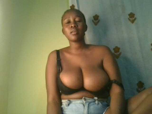 Sexxylucy live webcam show