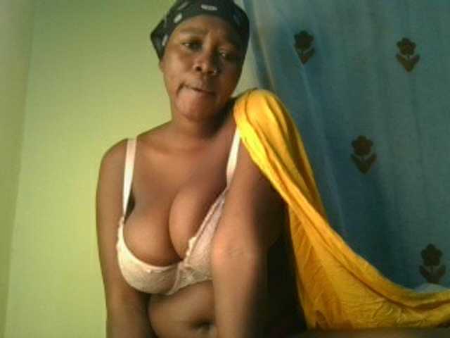 Sexxylucy live webcam show