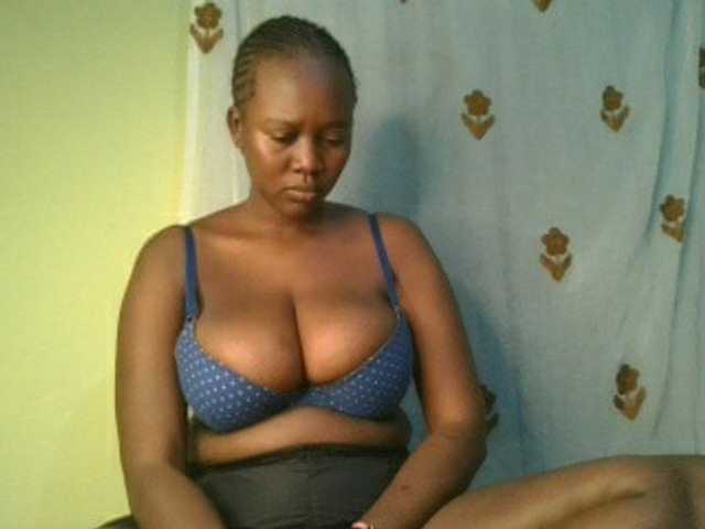 Sexxylucy live cam on BongaCams