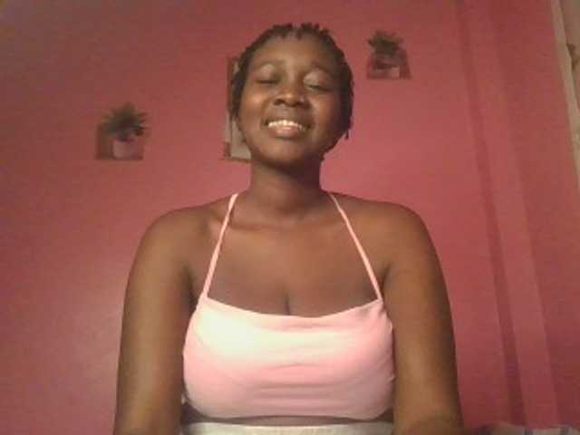 Sexxylucy live cam on BongaCams