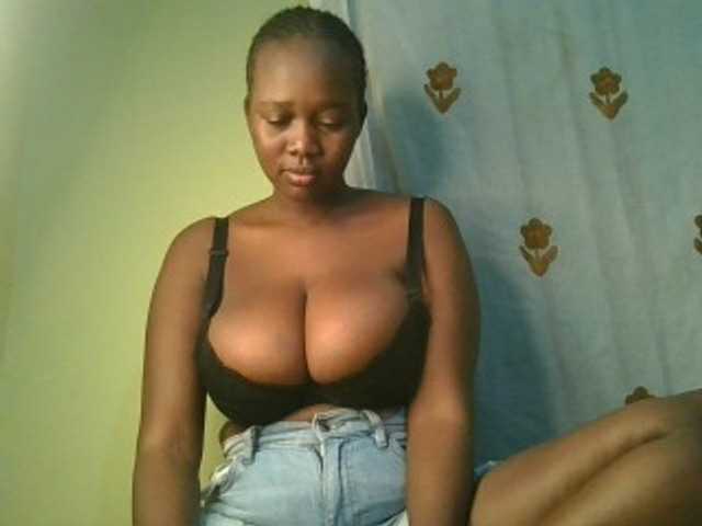 Sexxylucy live webcam show