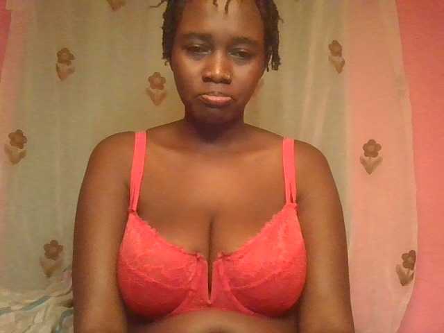 Sexxylucy live cam on BongaCams