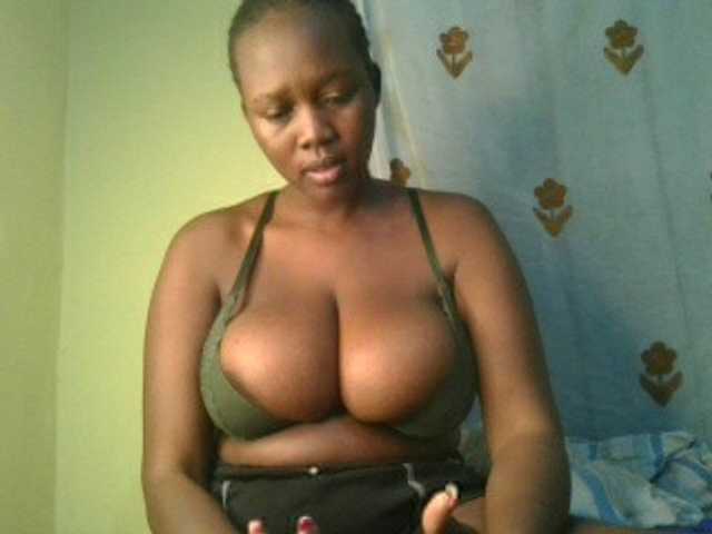 Sexxylucy live cam on BongaCams
