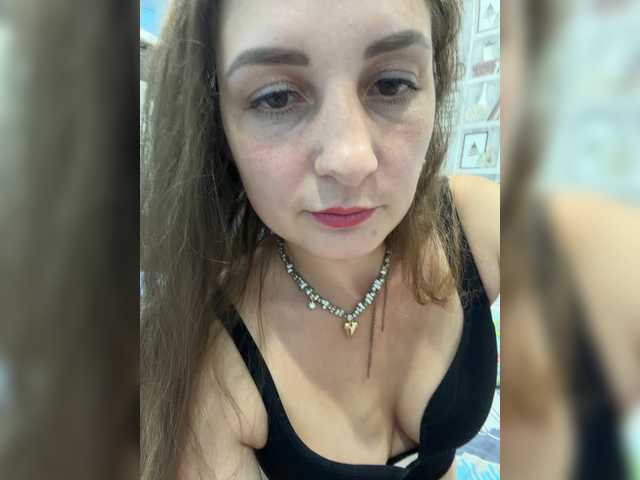 CreamRaspberrya live cam on BongaCams