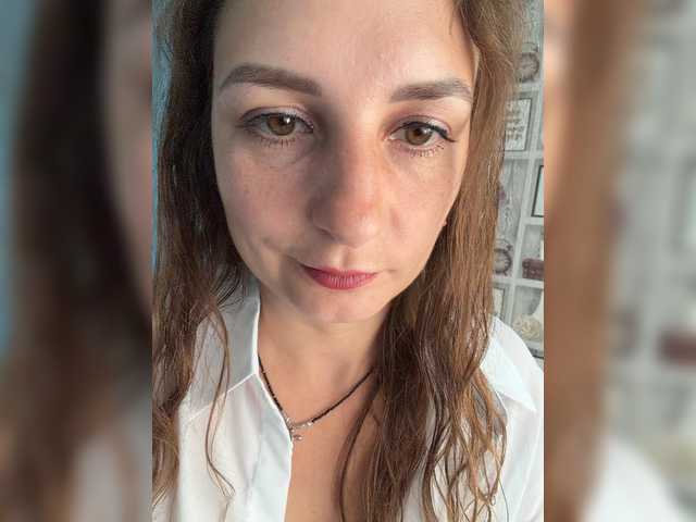 CreamRaspberrya live webcam show
