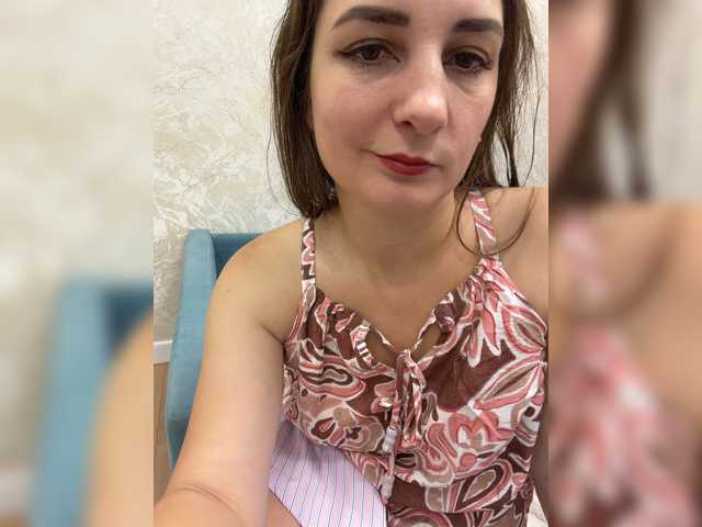 CreamRaspberrya, en vivo ahora en BongaCams