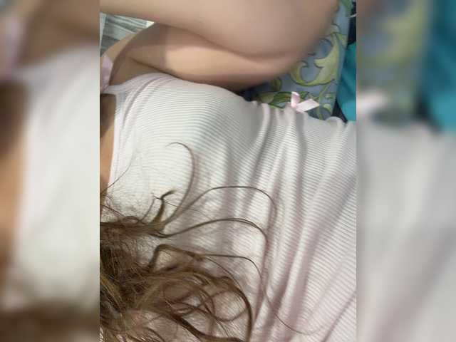 CreamRaspberrya live cam on BongaCams