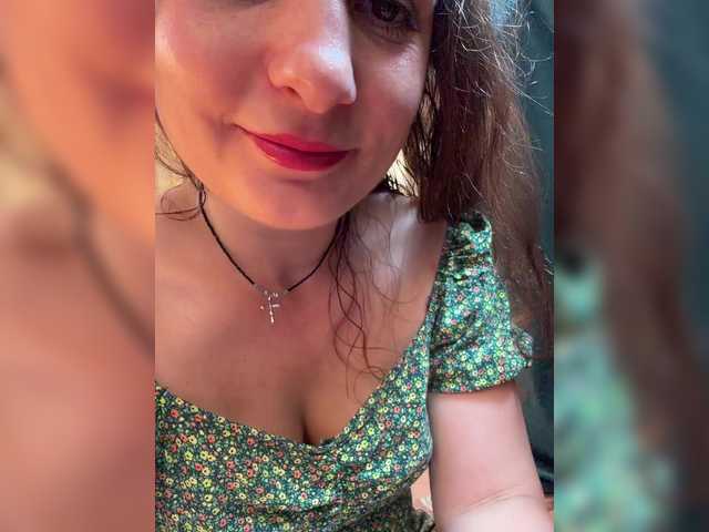 CreamRaspberrya live cam on BongaCams