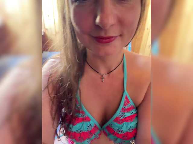 CreamRaspberrya live
