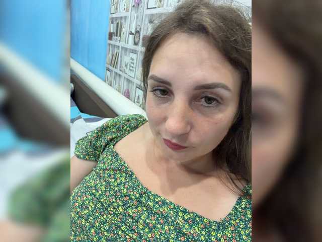 CreamRaspberrya live cam on BongaCams