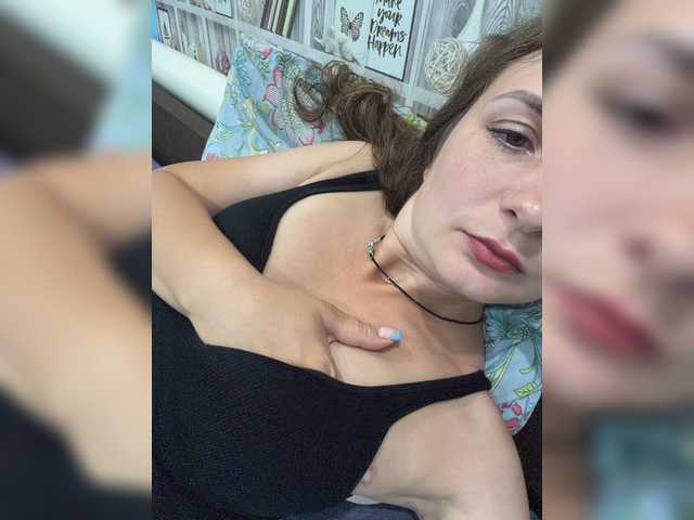CreamRaspberrya live webcam show