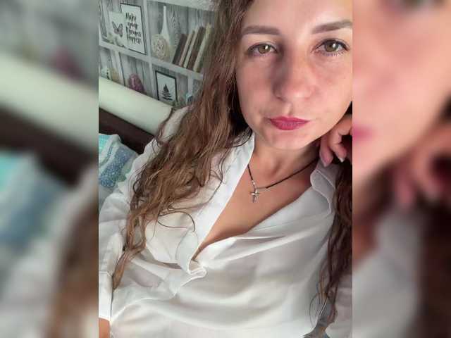 CreamRaspberrya live webcam show