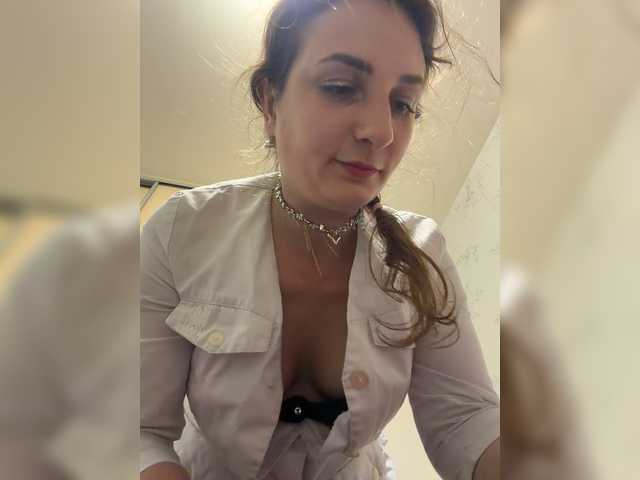 CreamRaspberrya live cam on BongaCams