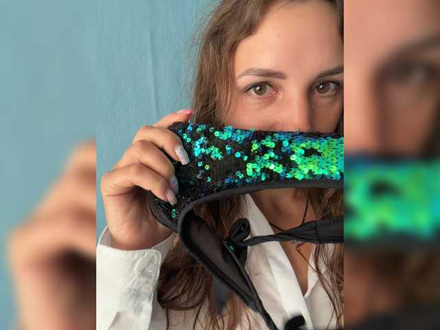 CreamRaspberrya live webcam show