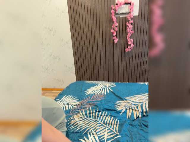 CreamRaspberrya live cam on BongaCams