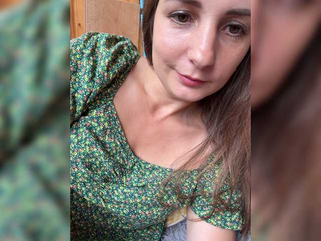 CreamRaspberrya live cam on BongaCams
