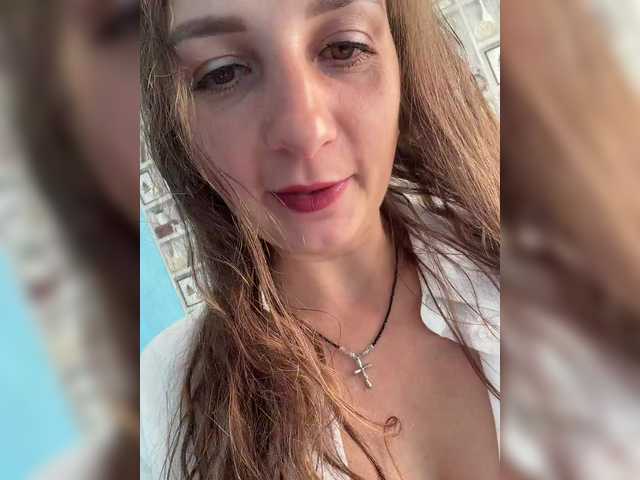 CreamRaspberrya live webcam show