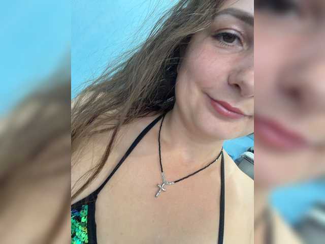 CreamRaspberrya live cam on BongaCams