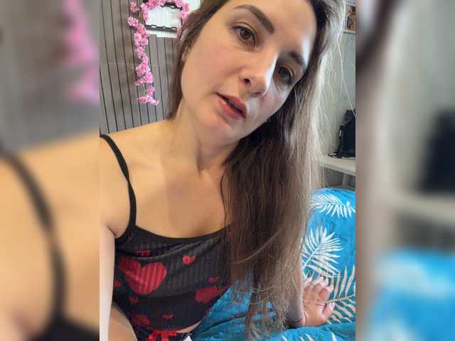 CreamRaspberrya, live now on BongaCams