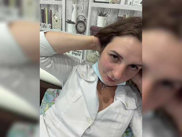 CreamRaspberrya live webcam show